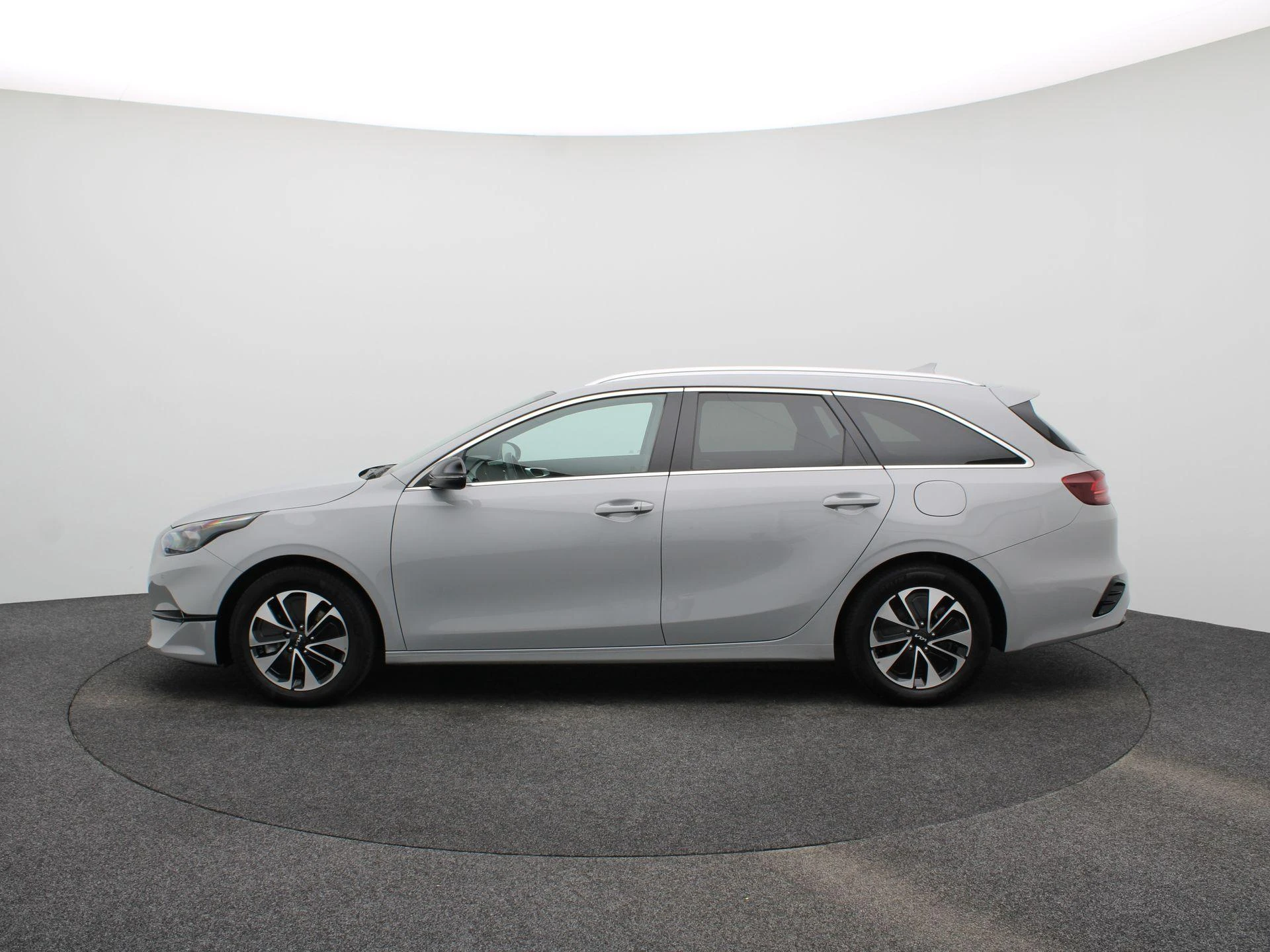 Kia-Ceed Sportswagon-image-3