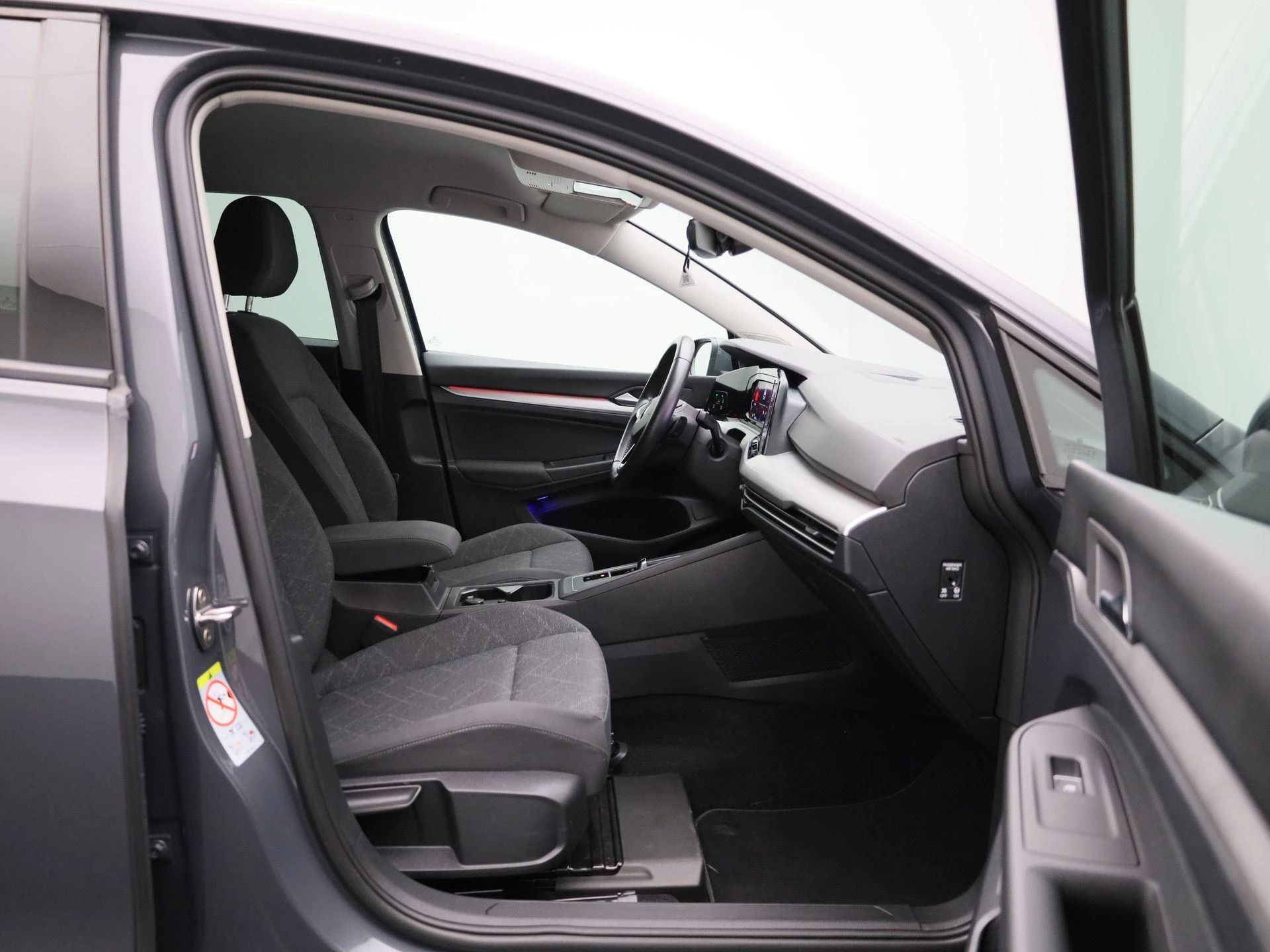 Volkswagen-Golf-image-30