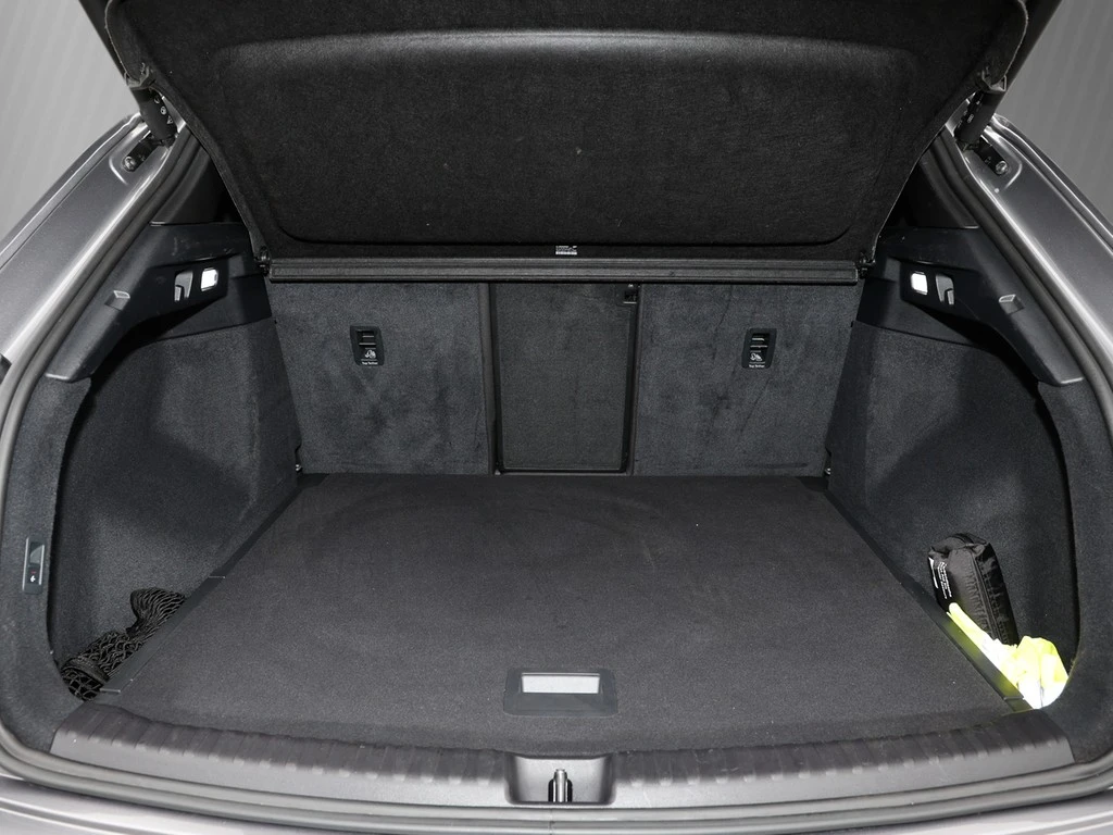 Audi Q4 e-tron 40 advanced Navi Matrix Pano AHK