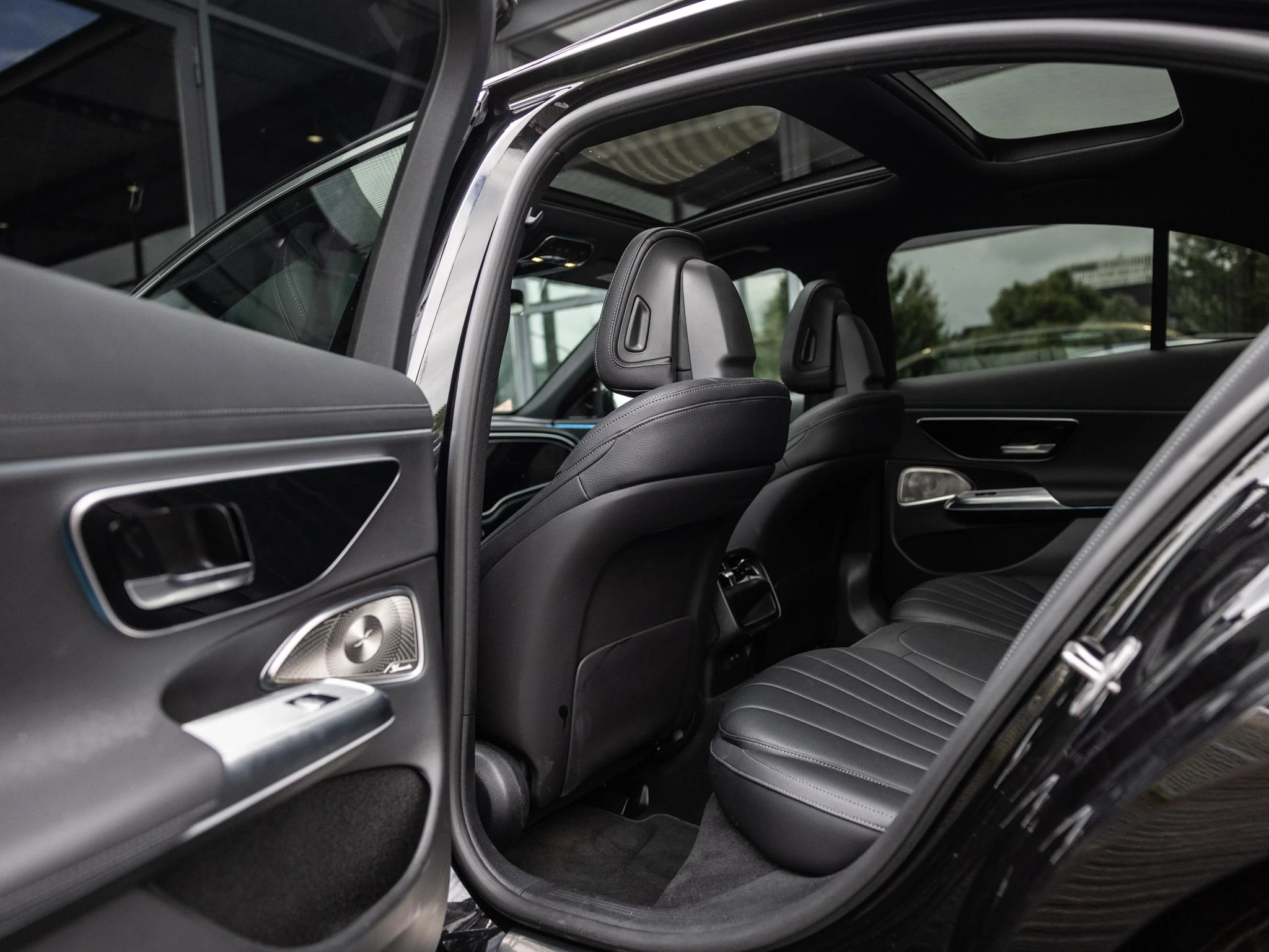 Mercedes-Benz-E-Klasse-image-18