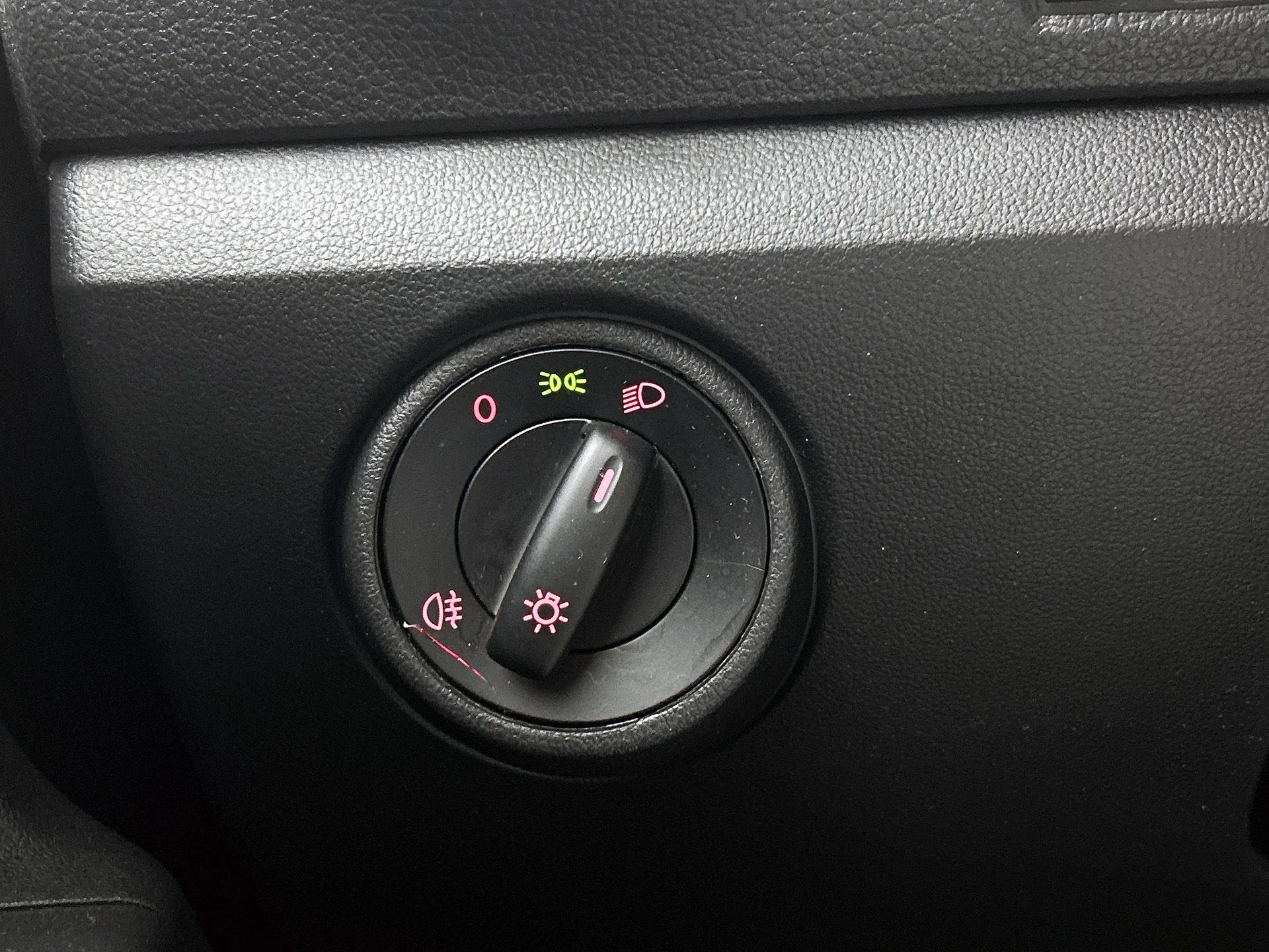 Volkswagen-up!-image-23