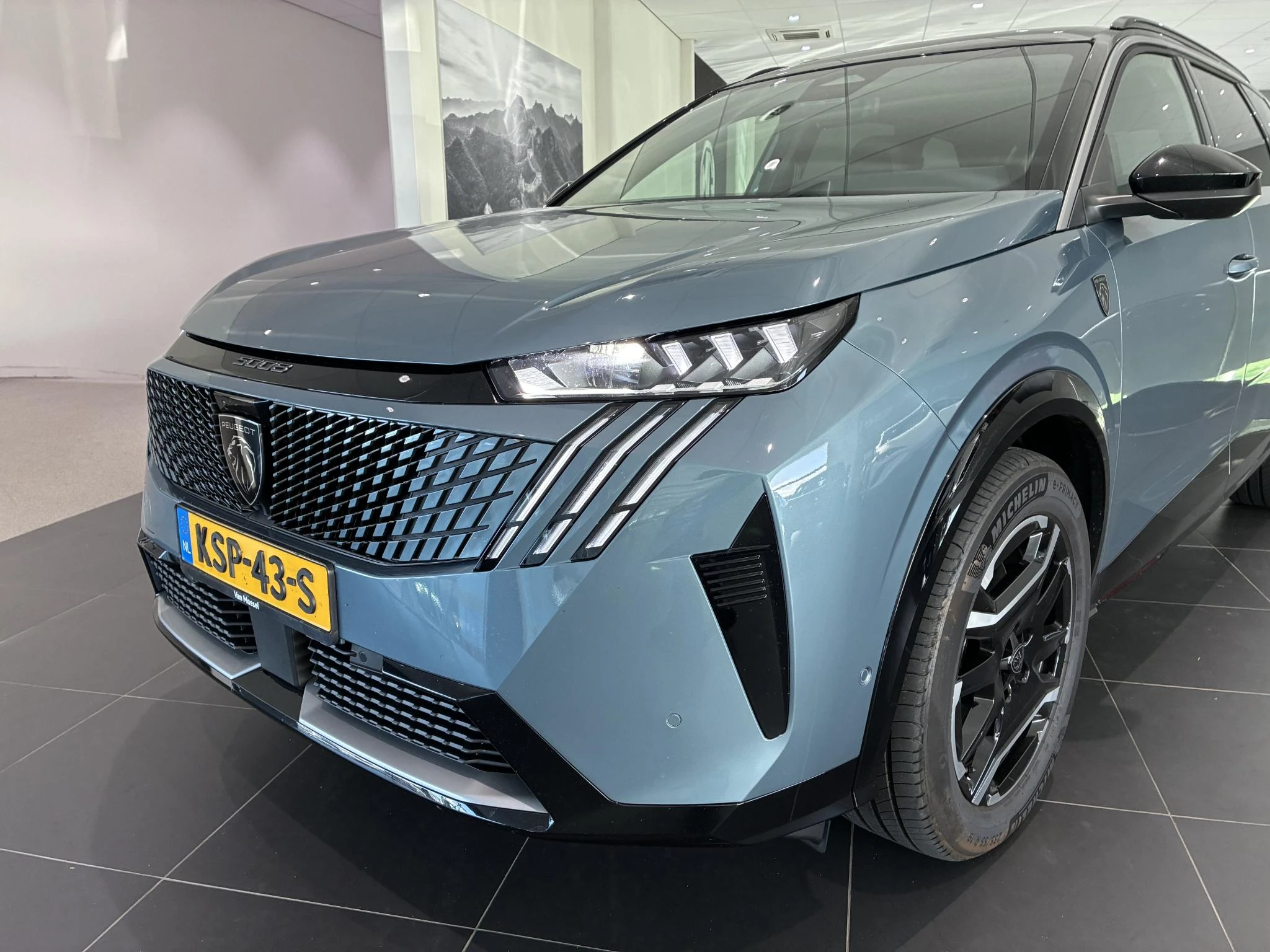 Peugeot-e-5008-image-5