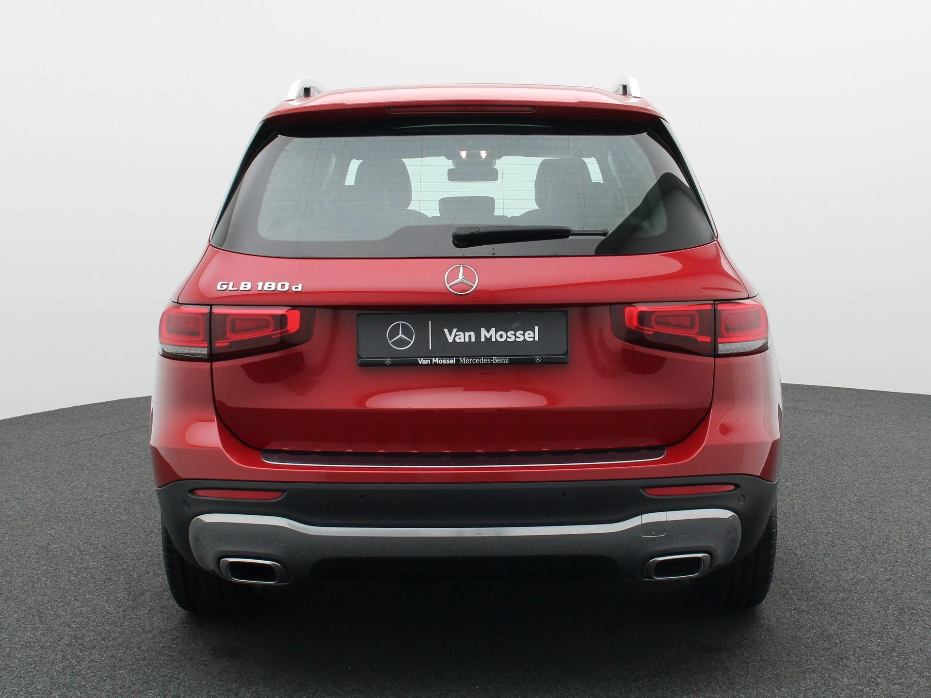 Mercedes-Benz GLB 180 d Business Solution + MULTIBEAM LED + PANO DAK + CARPLAY + LEDER +