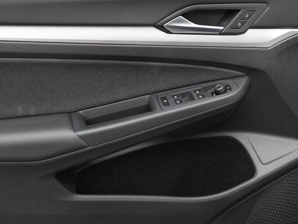 Volkswagen-Golf-image-14
