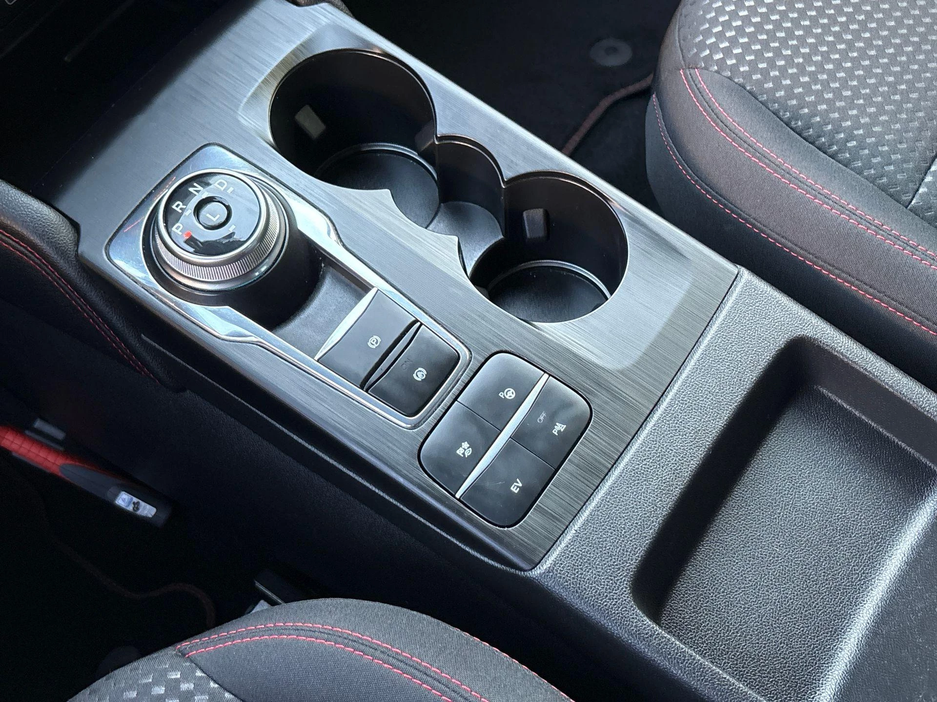 Ford-Kuga-image-23