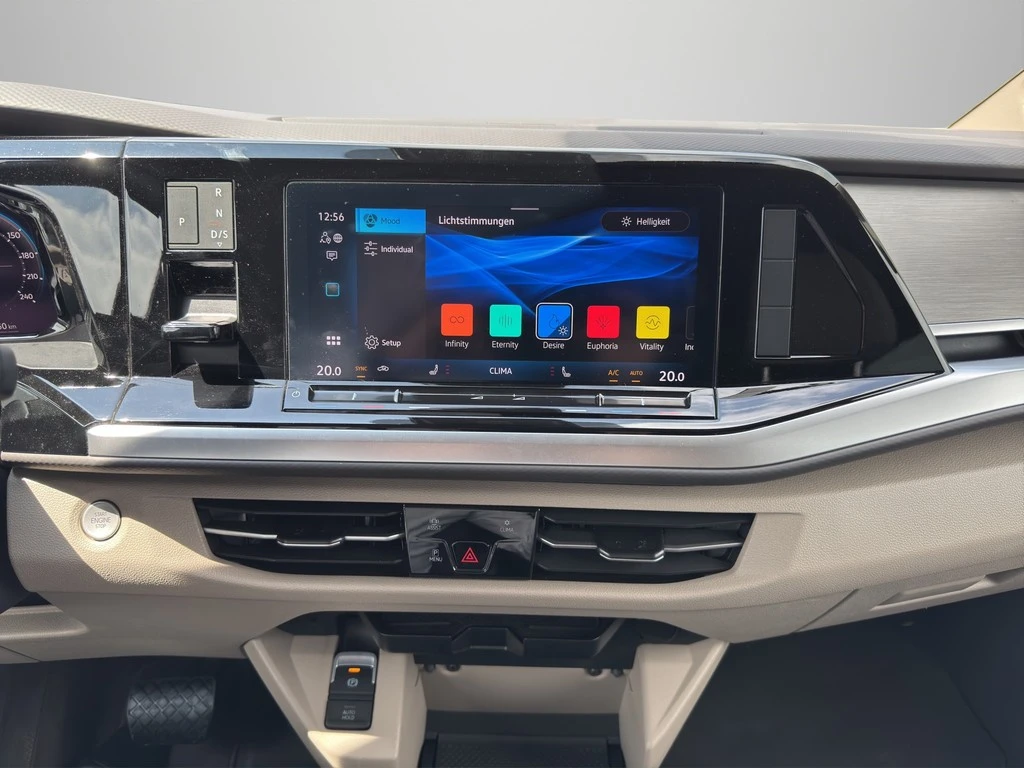 Volkswagen-Multivan-image-13