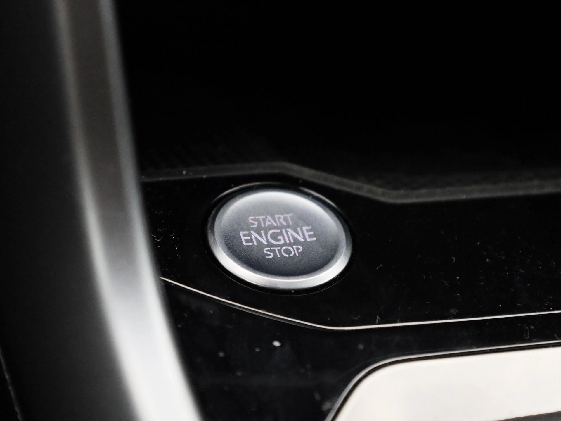 Volkswagen-T-Roc-image-22