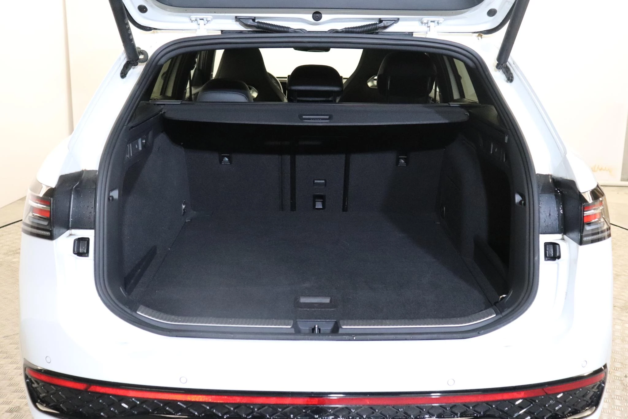 Volkswagen-Passat-image-14