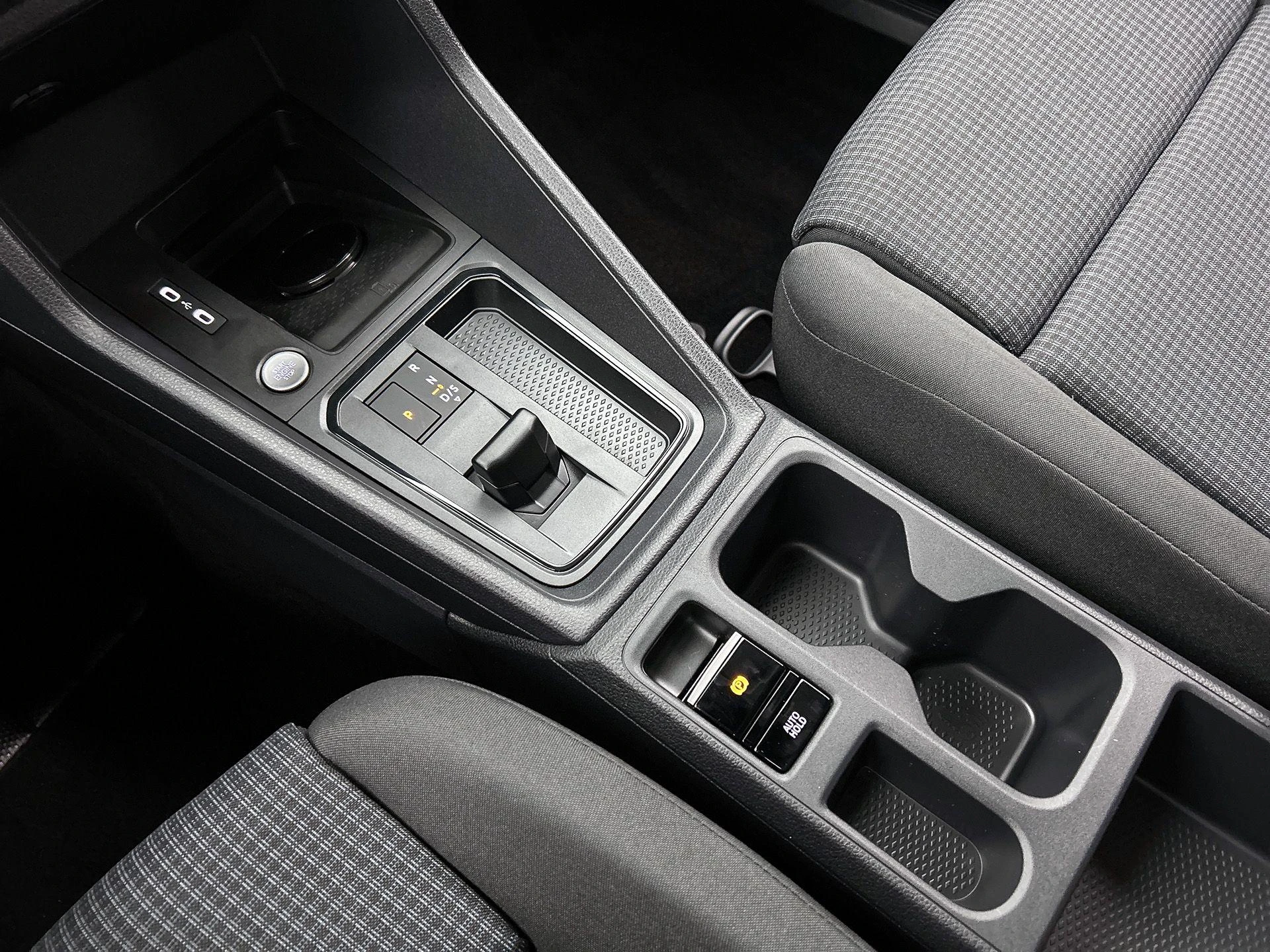 Volkswagen-Caddy-image-31