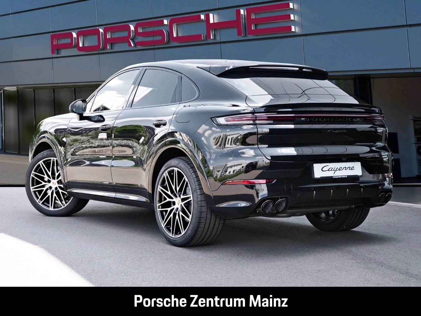 Porsche Cayenne E-Hybrid Coupe Black Edition InnoDrive black edition