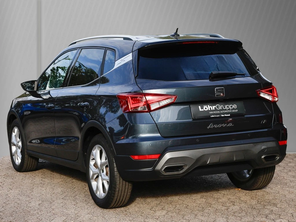 SEAT-Arona-image-3