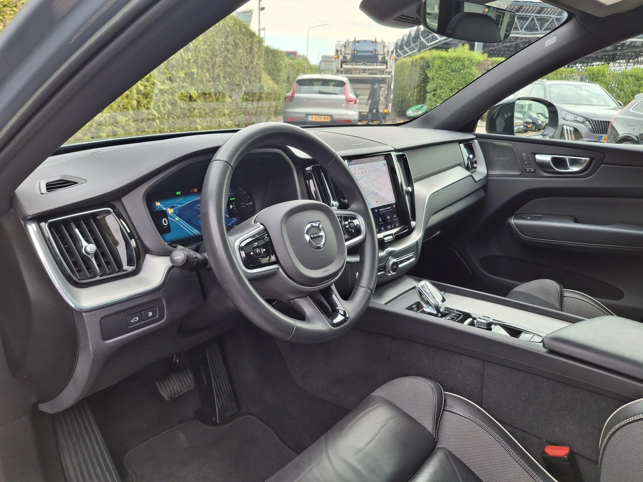 Volvo XC60 T8 Plug-in hybrid AWD Ultimate Dark