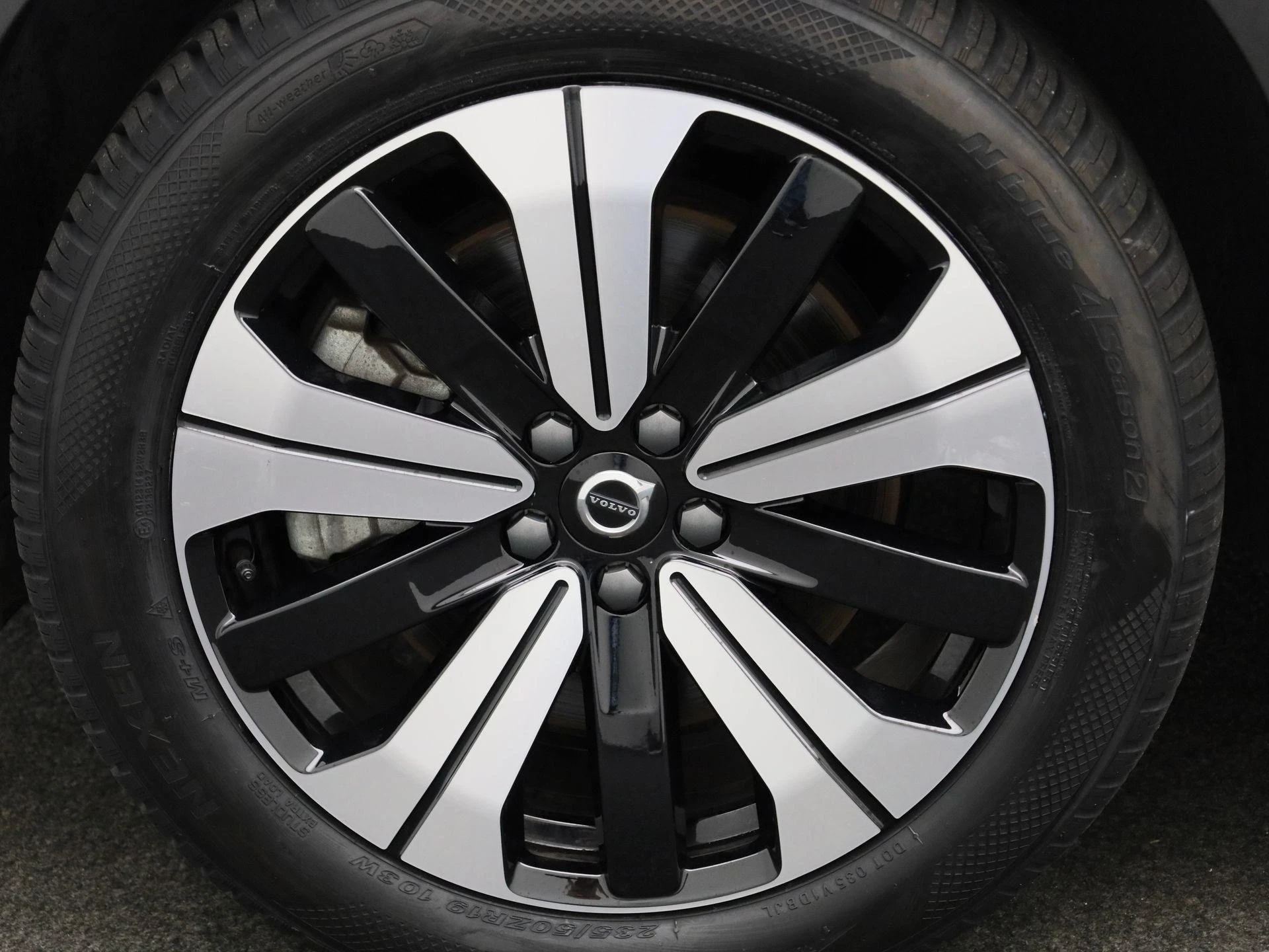 Volvo-XC40-image-14