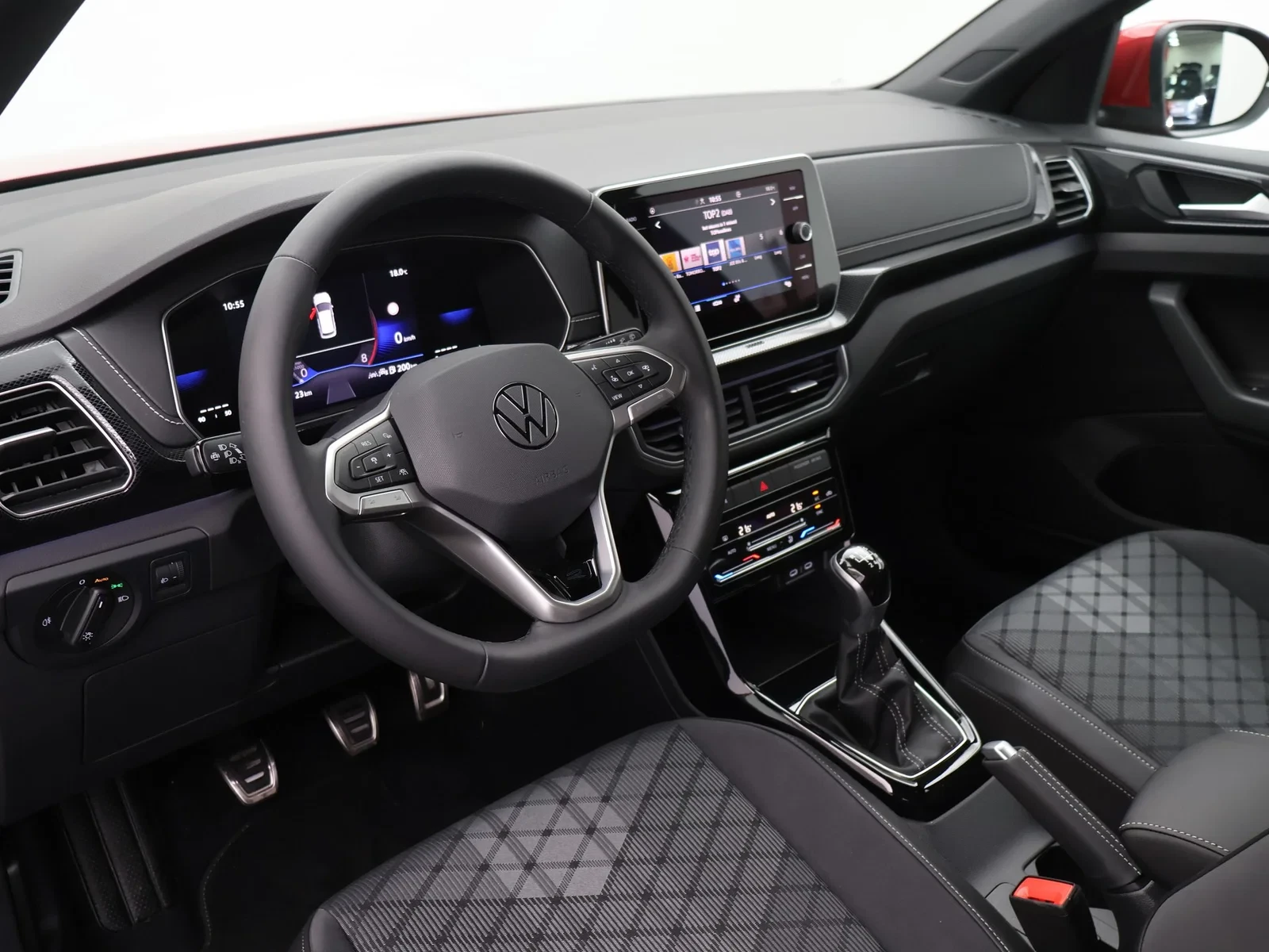 Volkswagen-T-Cross-image-15