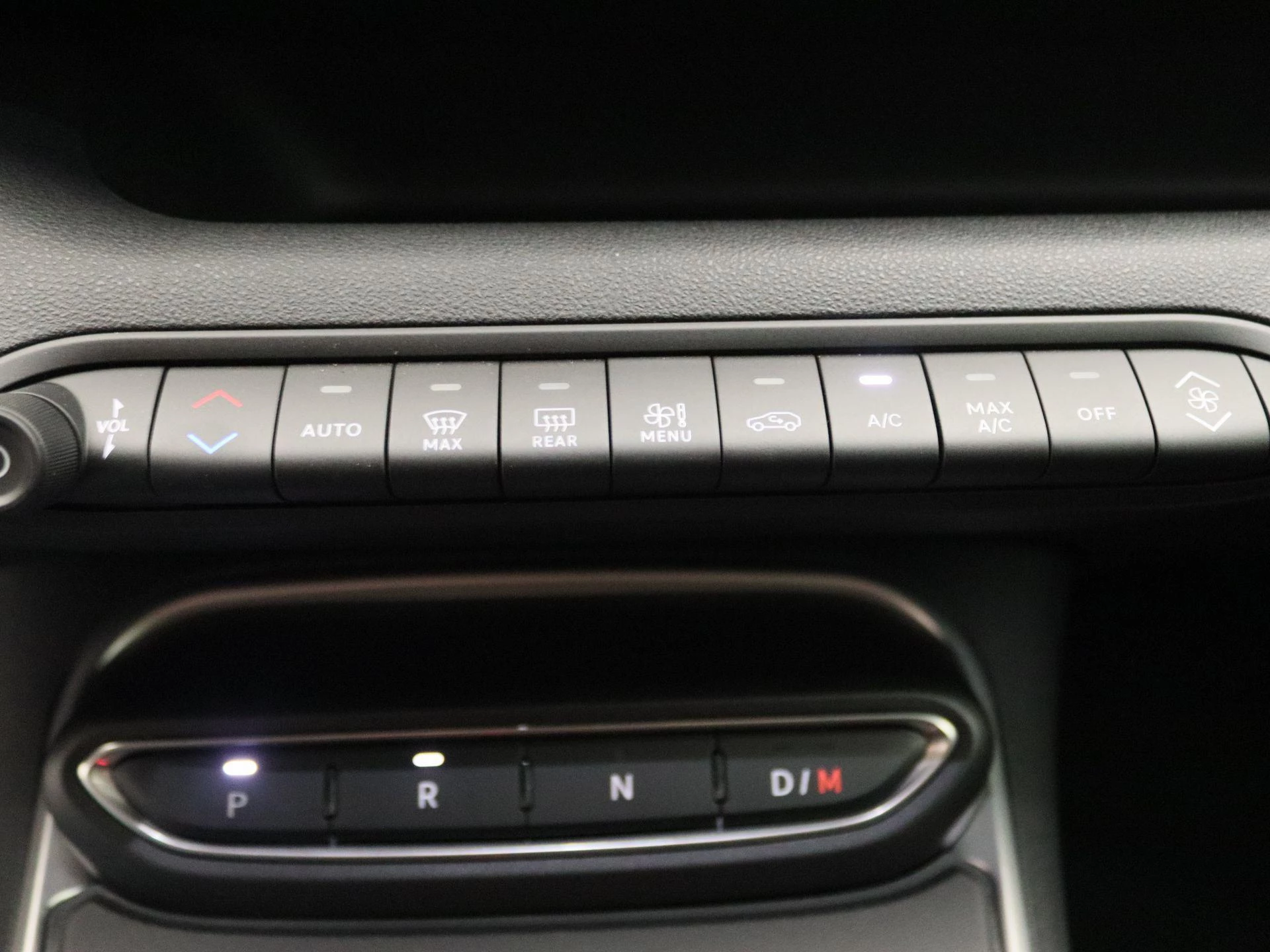 Jeep Avenger 1.2 e-Hybrid Summit