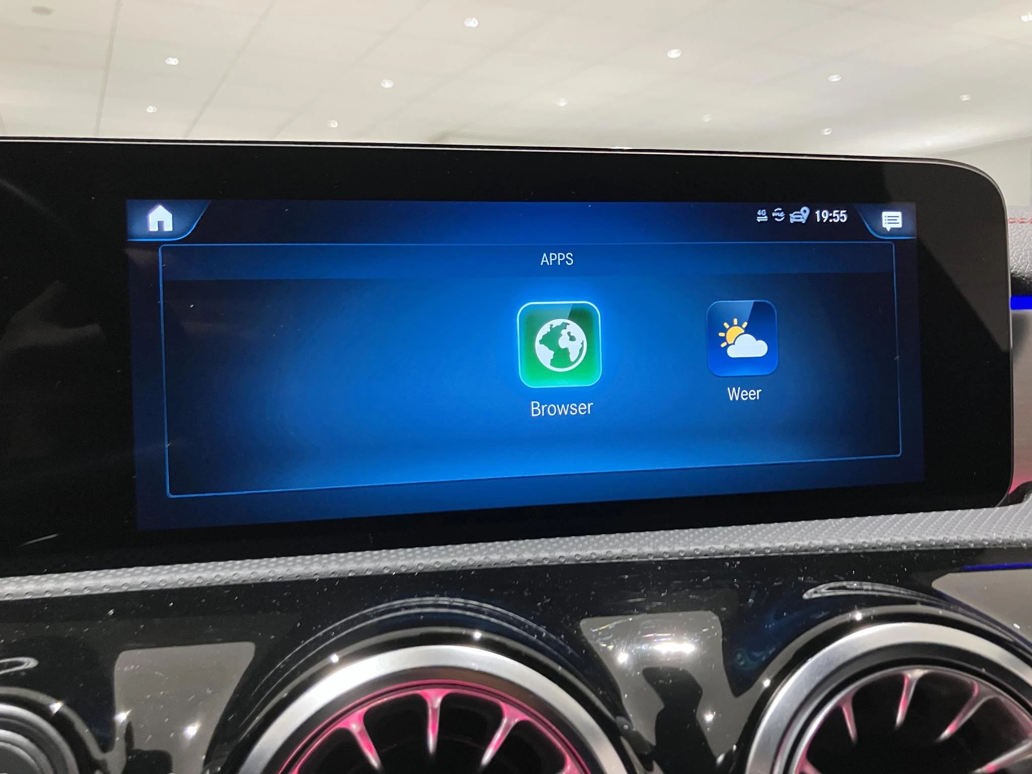 Mercedes-Benz-CLA-image-27