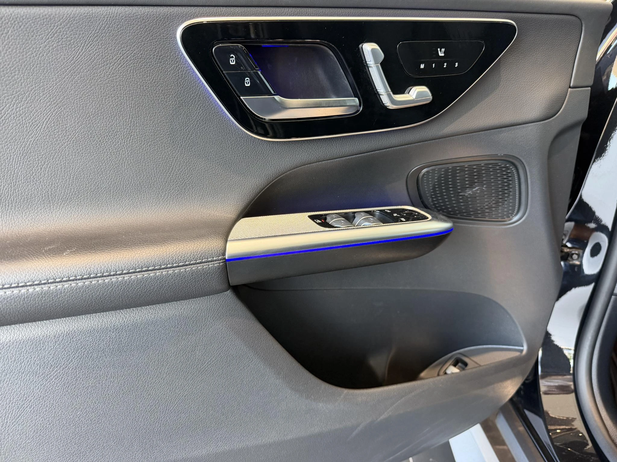 Mercedes-Benz-GLC-image-13