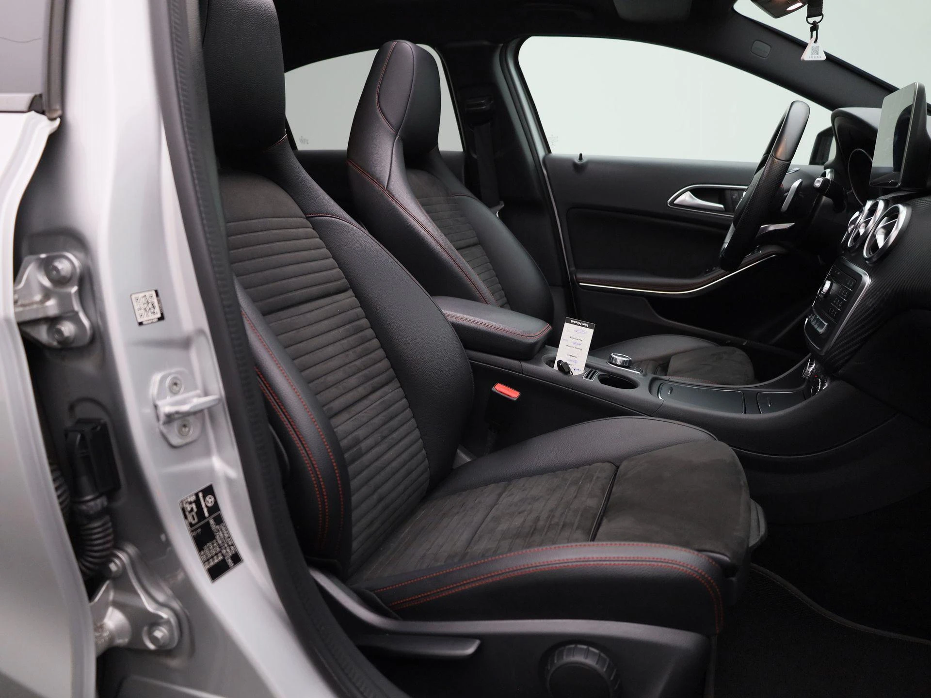 Mercedes-Benz-A-Klasse-image-32