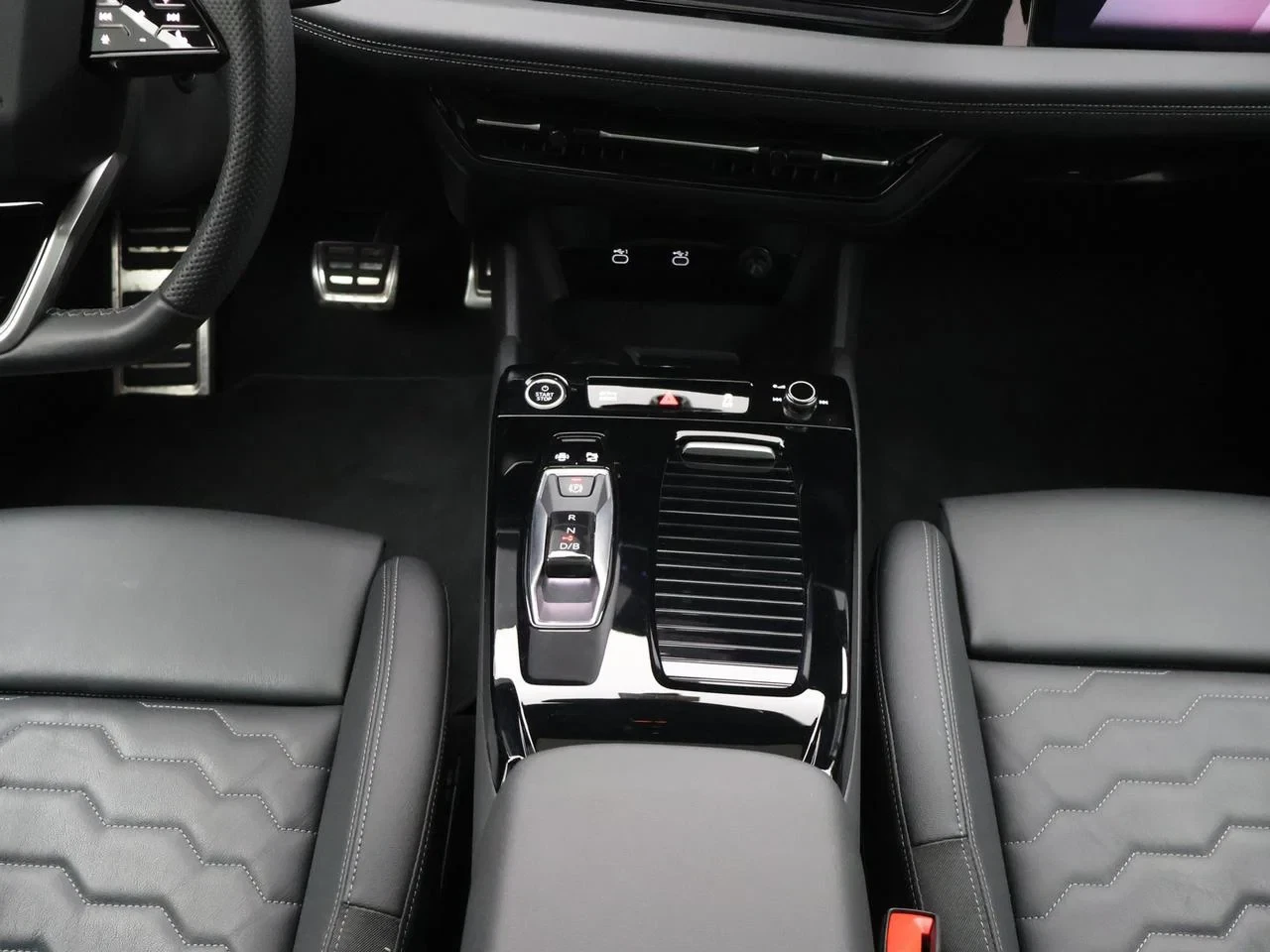 Audi-A6 Sportback e-tron-image-21