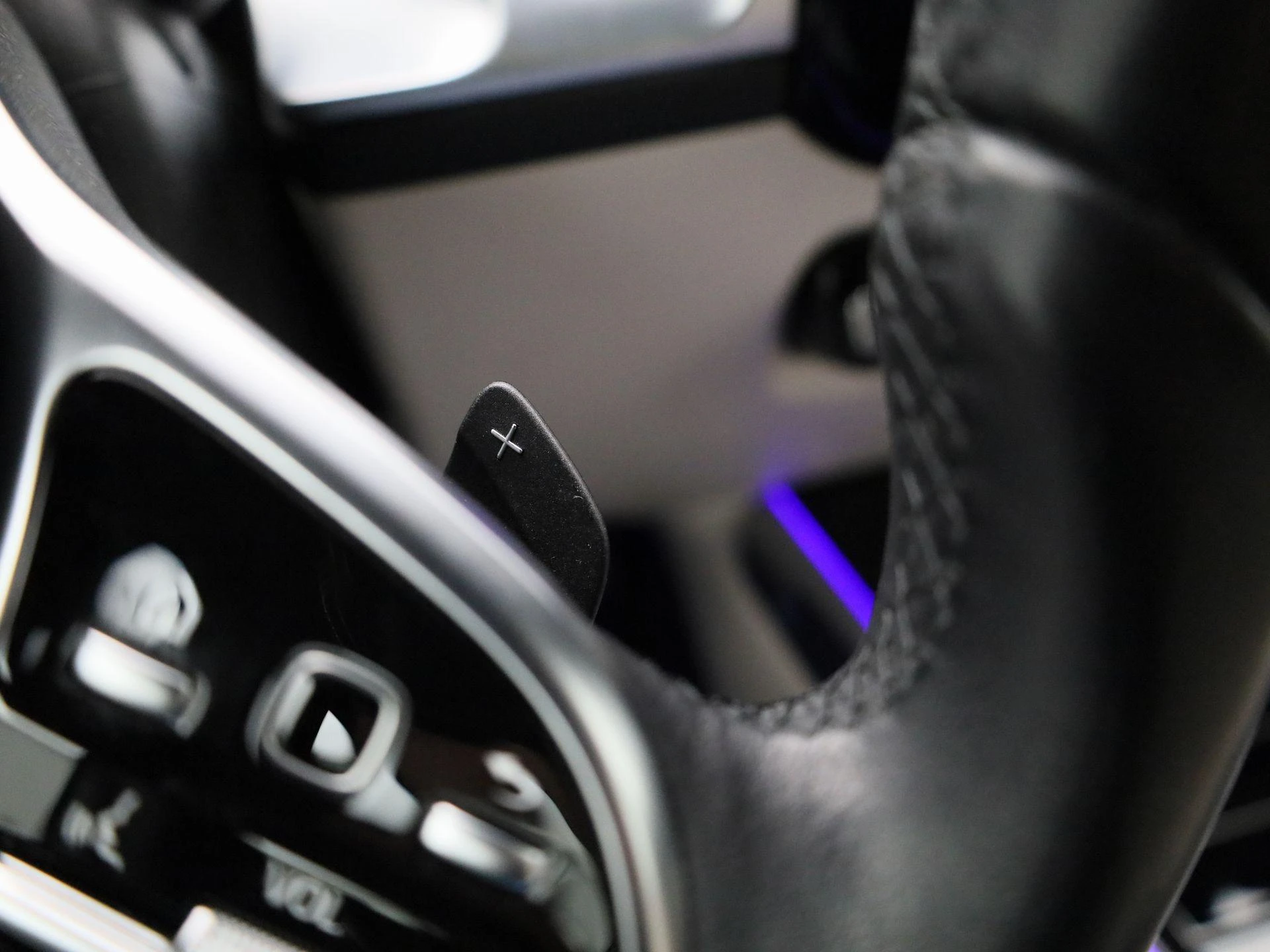 Mercedes-Benz-EQB-image-29