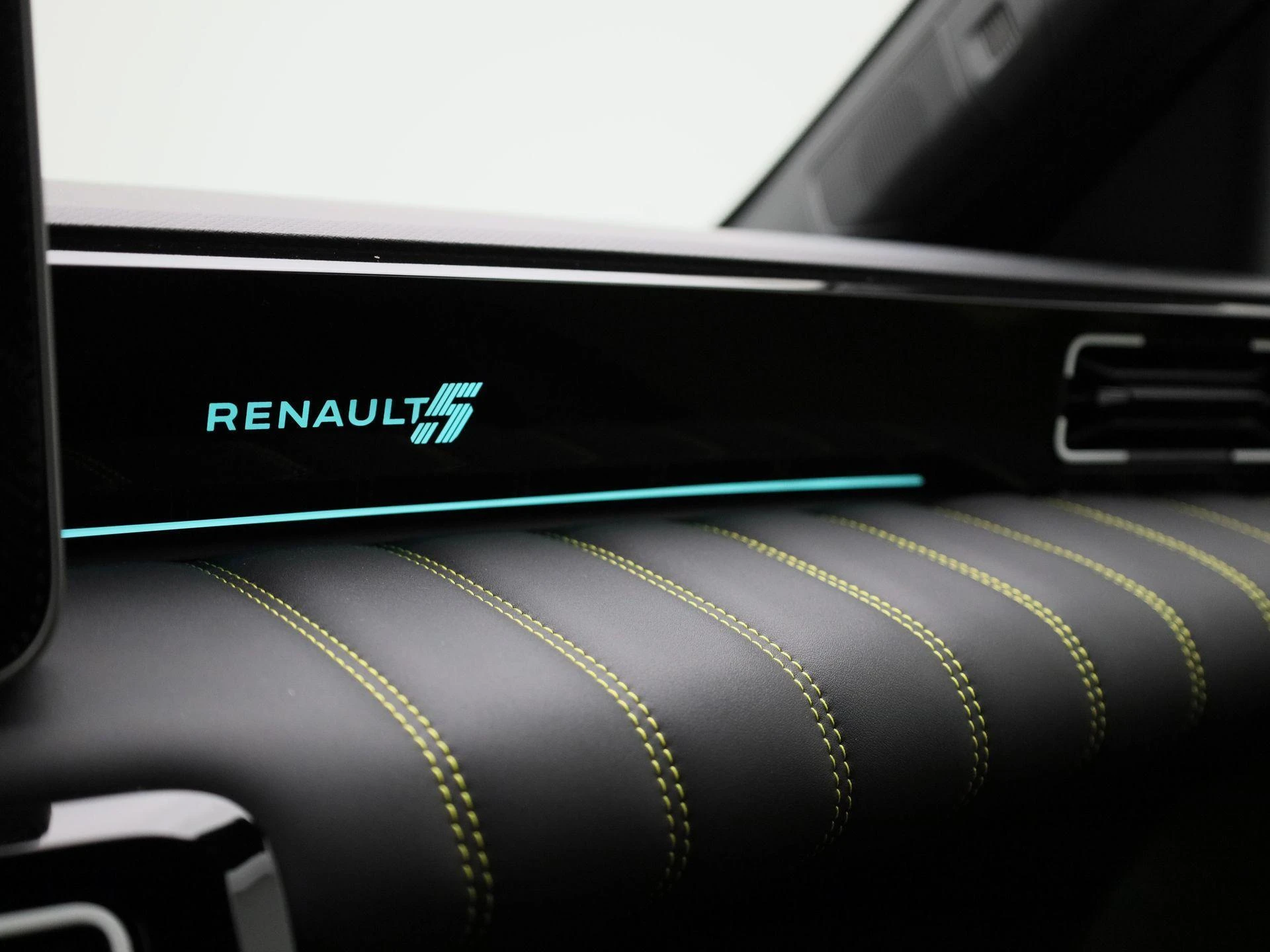 Renault-5-image-21