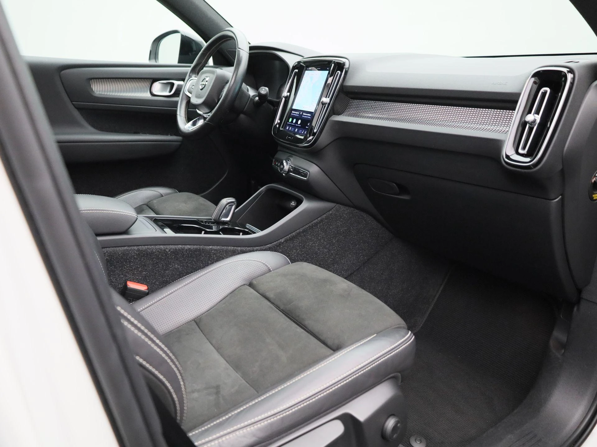 Volvo-XC40-image-44