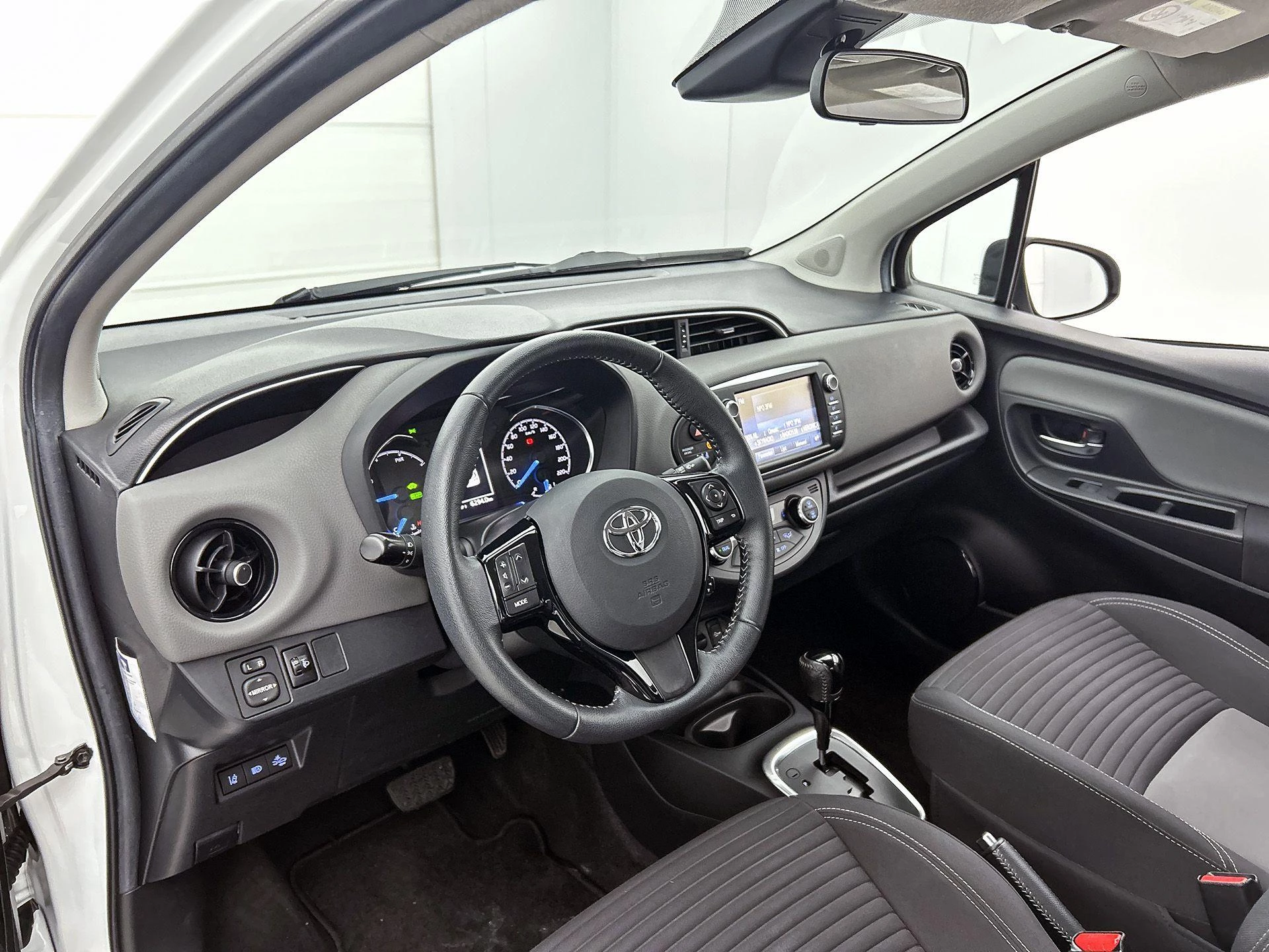 Toyota-Yaris-image-19