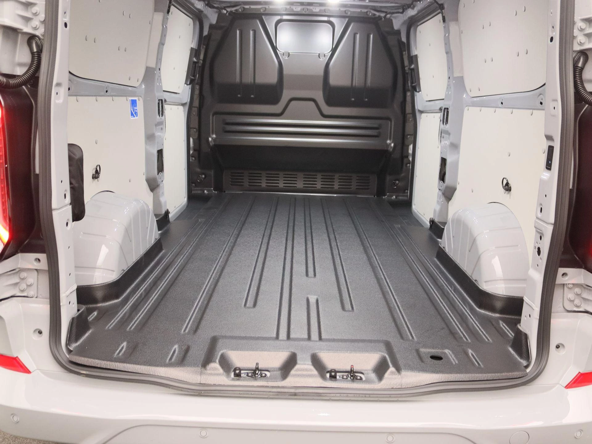 Ford-E-Transit-image-12