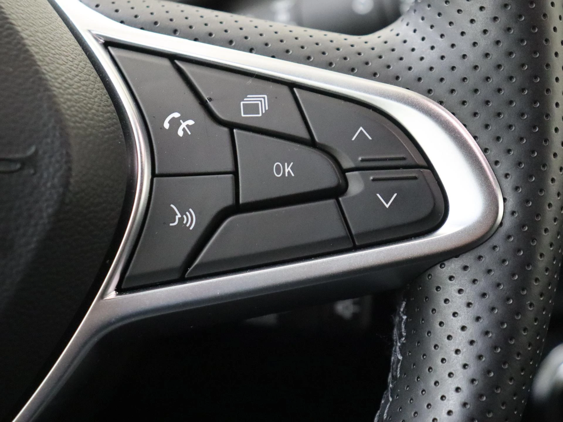 Renault-Clio-image-17