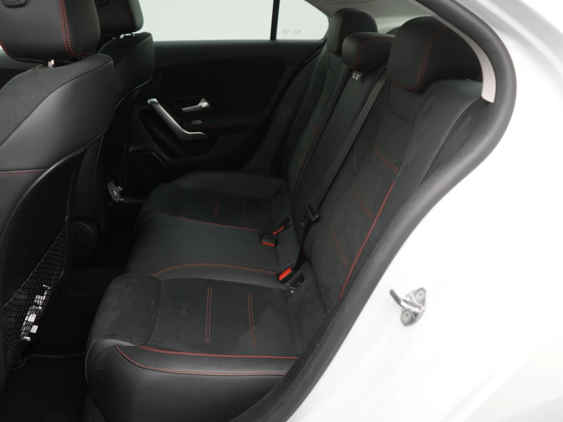 Mercedes-Benz-A-Klasse-image-9