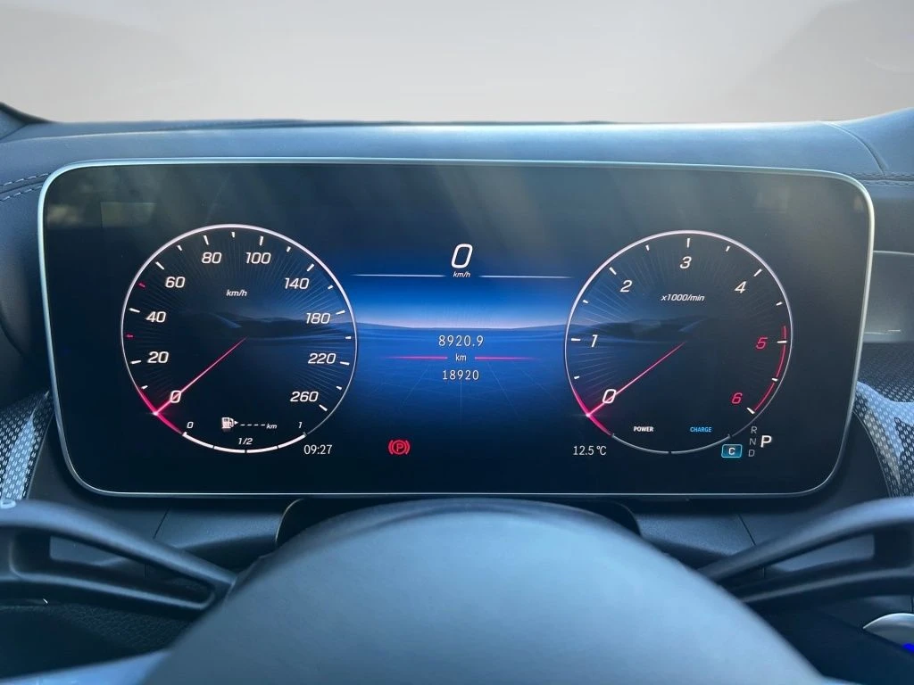 Mercedes-Benz-GLC 300 d-image-6