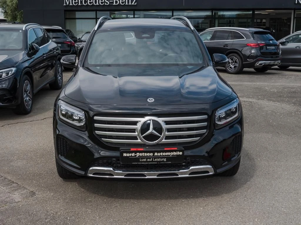 Mercedes-Benz-GLB 200 d-image-3