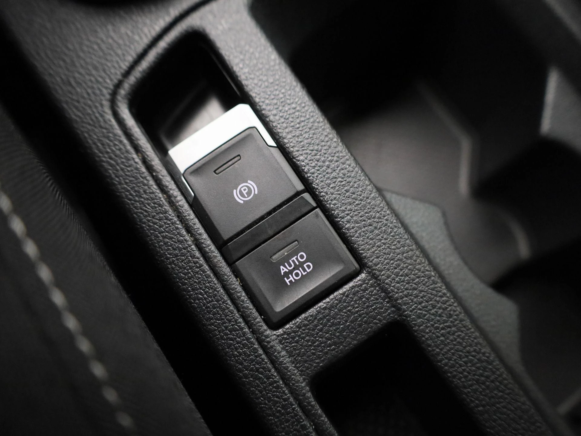 Volkswagen-T-Roc-image-23
