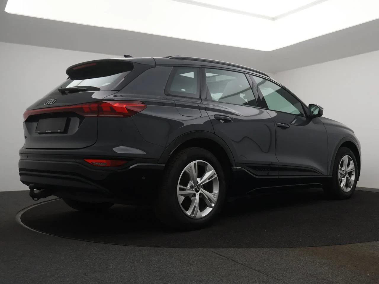 Audi Q6 e-tron Q6 e-Tron 100 kWh 50 Performance Advanced *AUTOMAAT*PANODAK*TREKHAAK*LEDER*CAMERA*NAVI*APP-CONNECT*...*