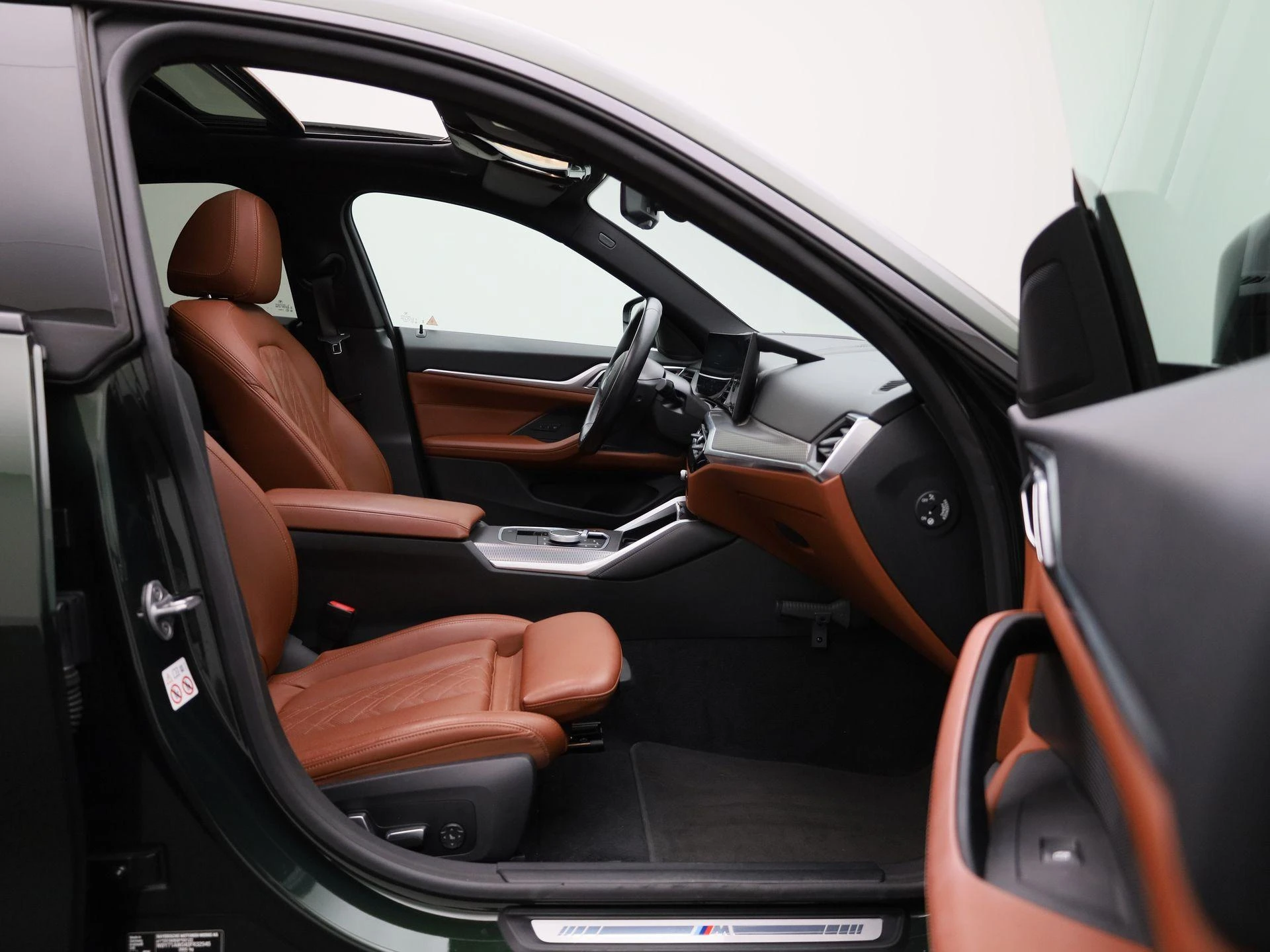 BMW-i4-image-42