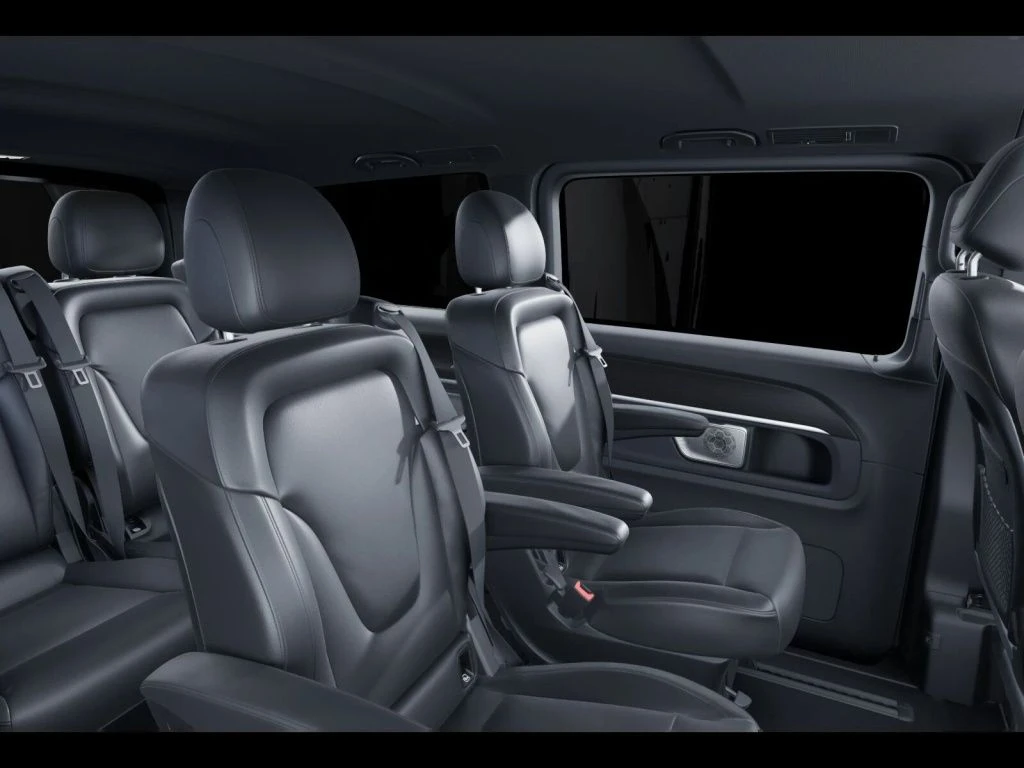 Mercedes-Benz-V-Klasse 300-image-11