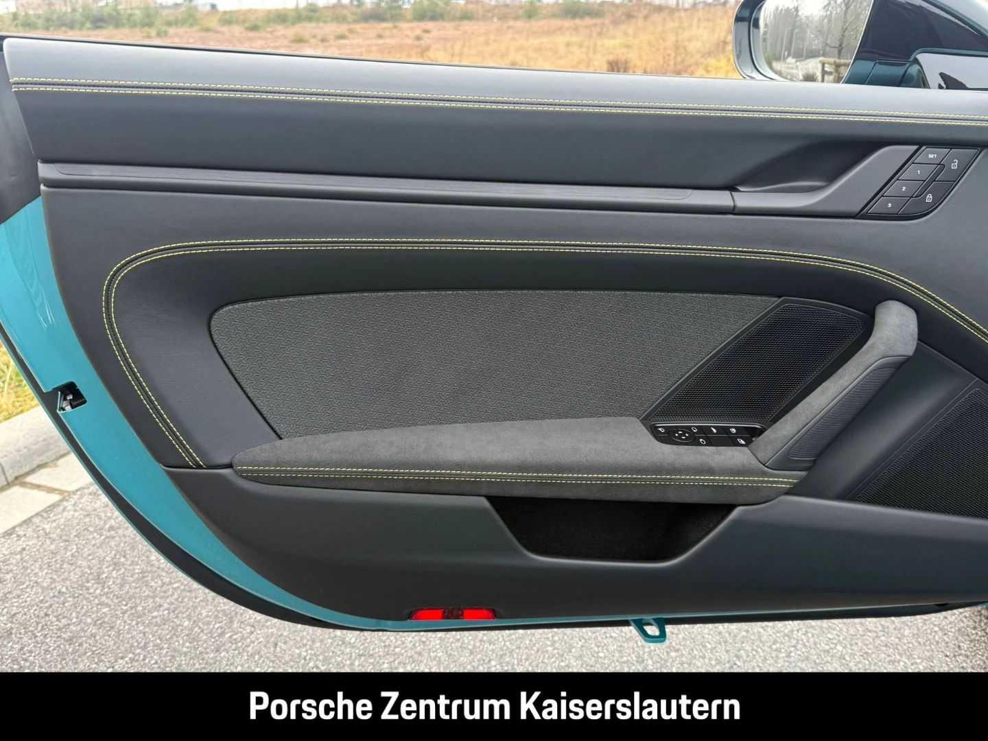 Porsche 911 992 Carrera 4 GTS Cabriolet Liftsystem-VA carrera