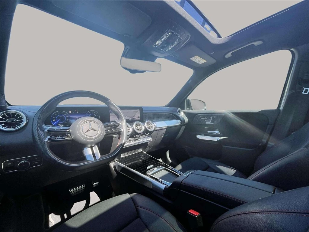 Mercedes-Benz-EQB-image-11