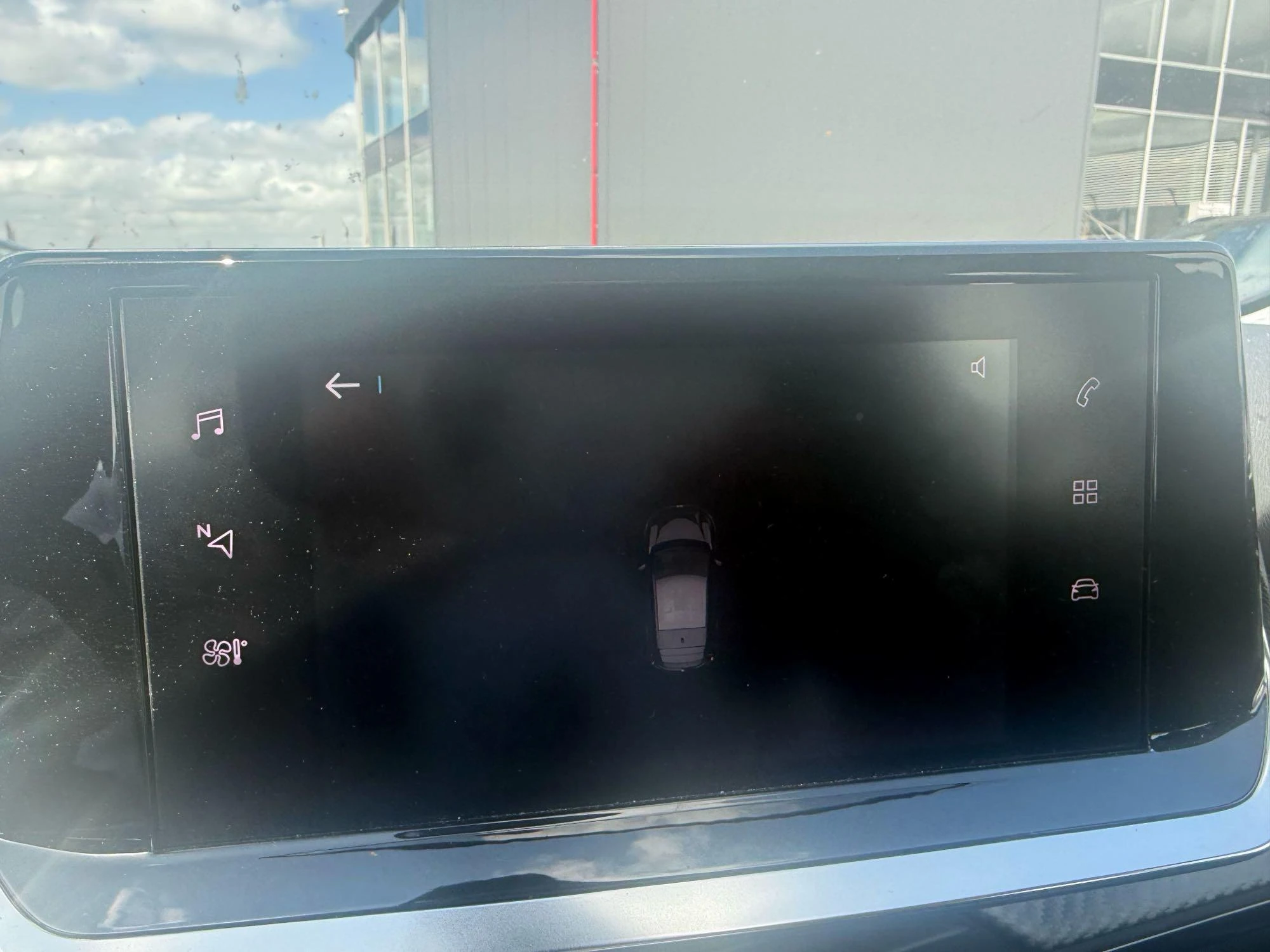 Peugeot-e-208-image-15