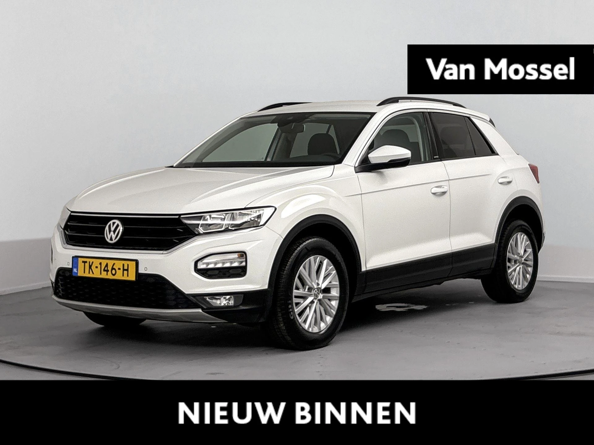 Volkswagen-T-Roc-image-0