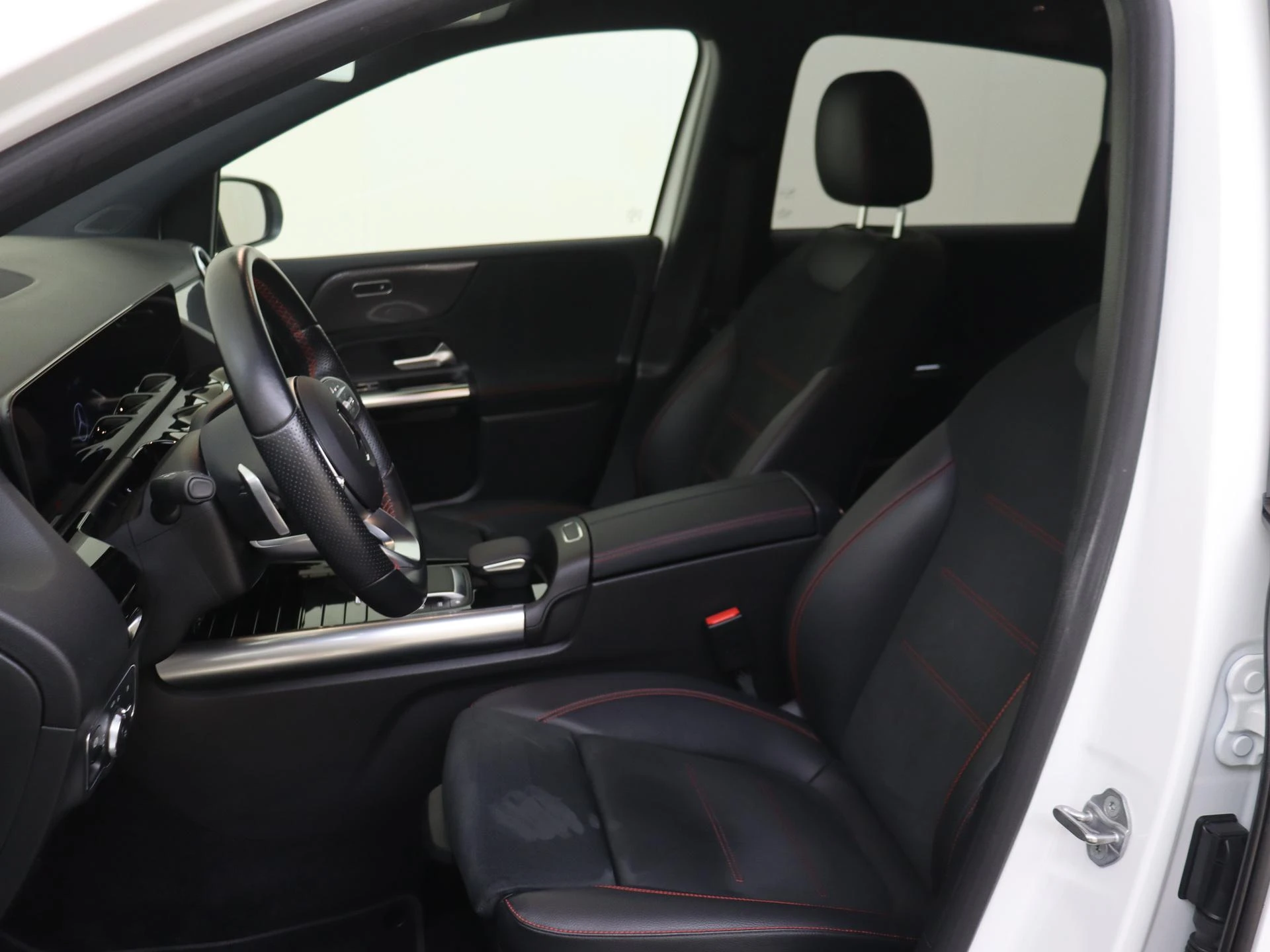 Mercedes-Benz-B-Klasse-image-14