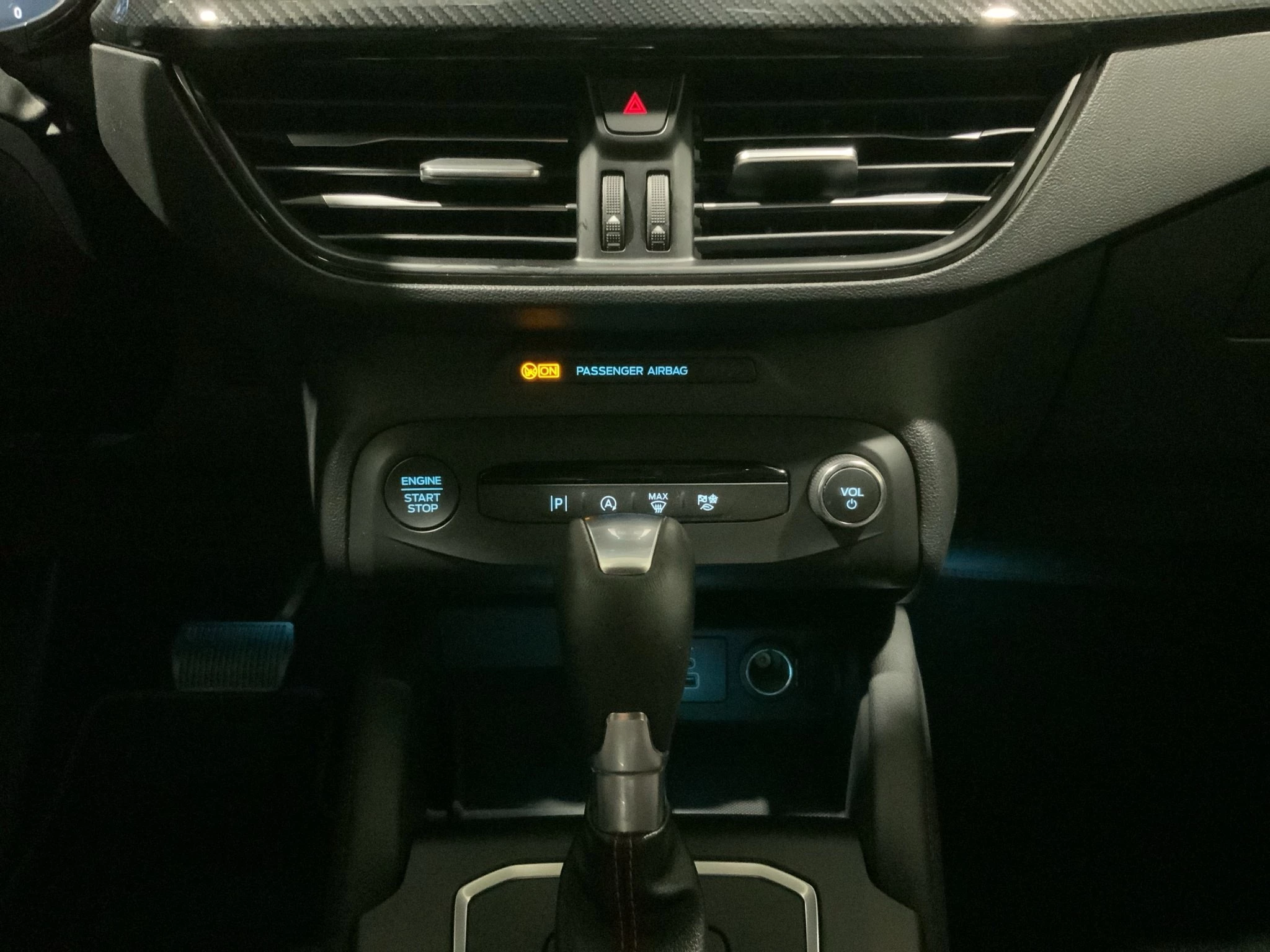 Ford Focus ST-Line X Turnier Aut.*AHK*ACC*HUD*KAM*NAVI*WINTER-PKT.