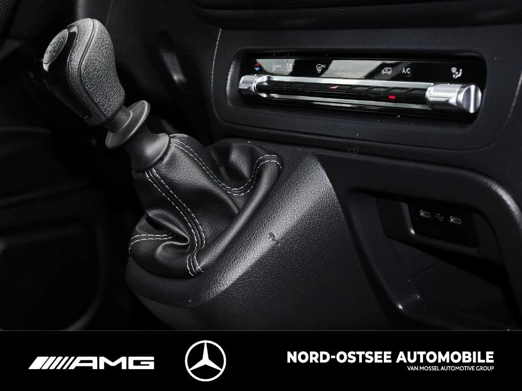Mercedes-Benz-Vito-image-9