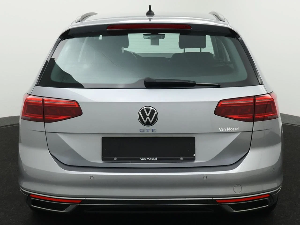 Volkswagen-Passat-image-2
