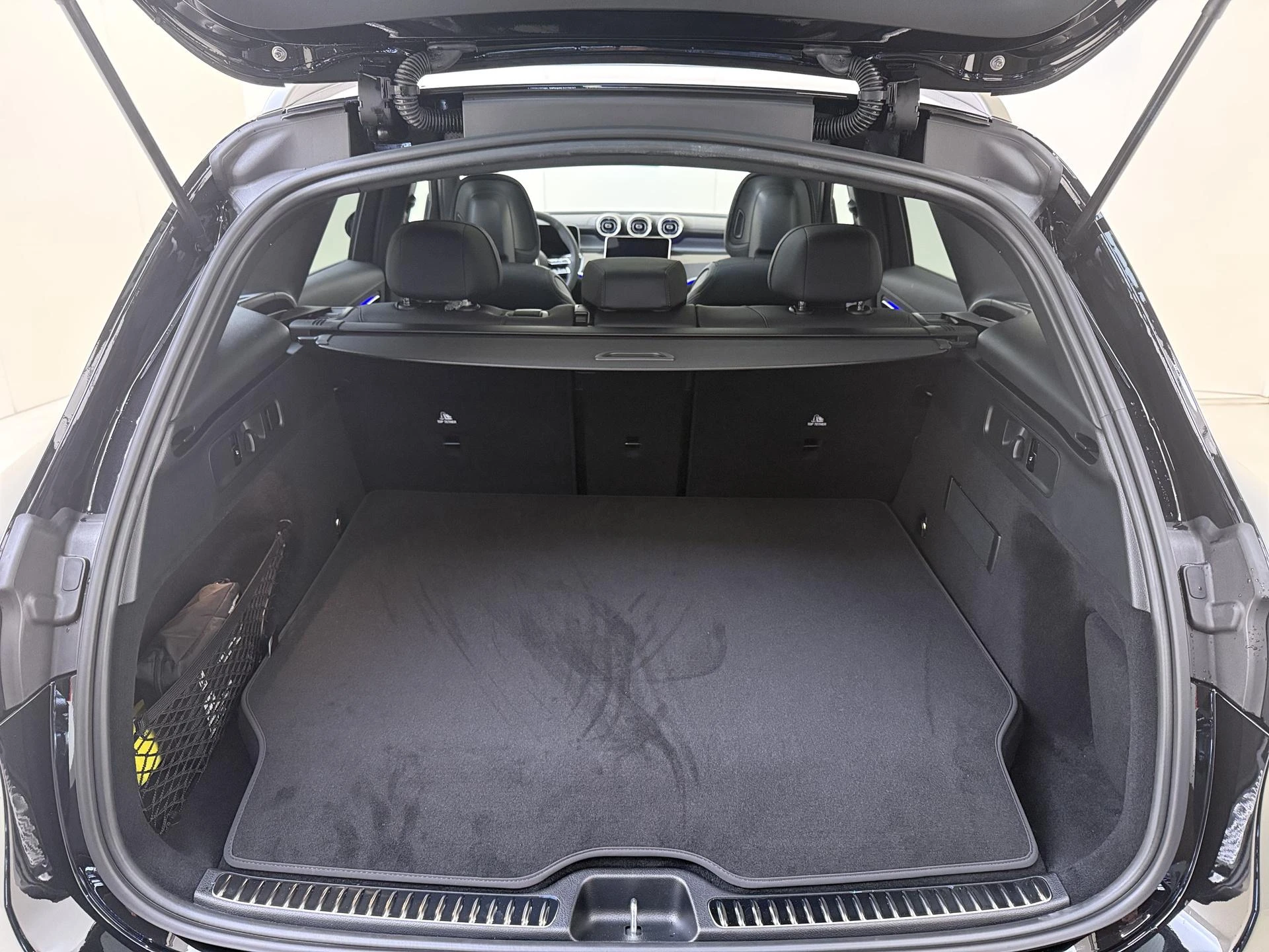 Mercedes-Benz-GLC-image-31