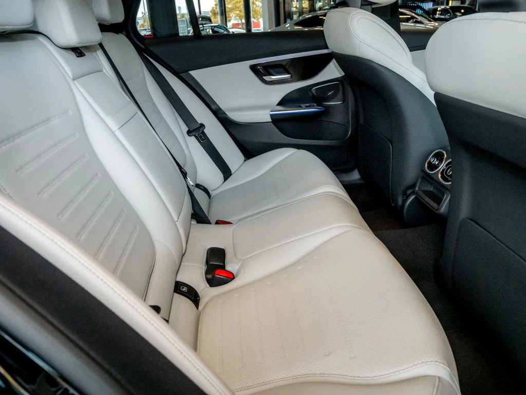 Mercedes-Benz-C-Klasse 220 d-image-11
