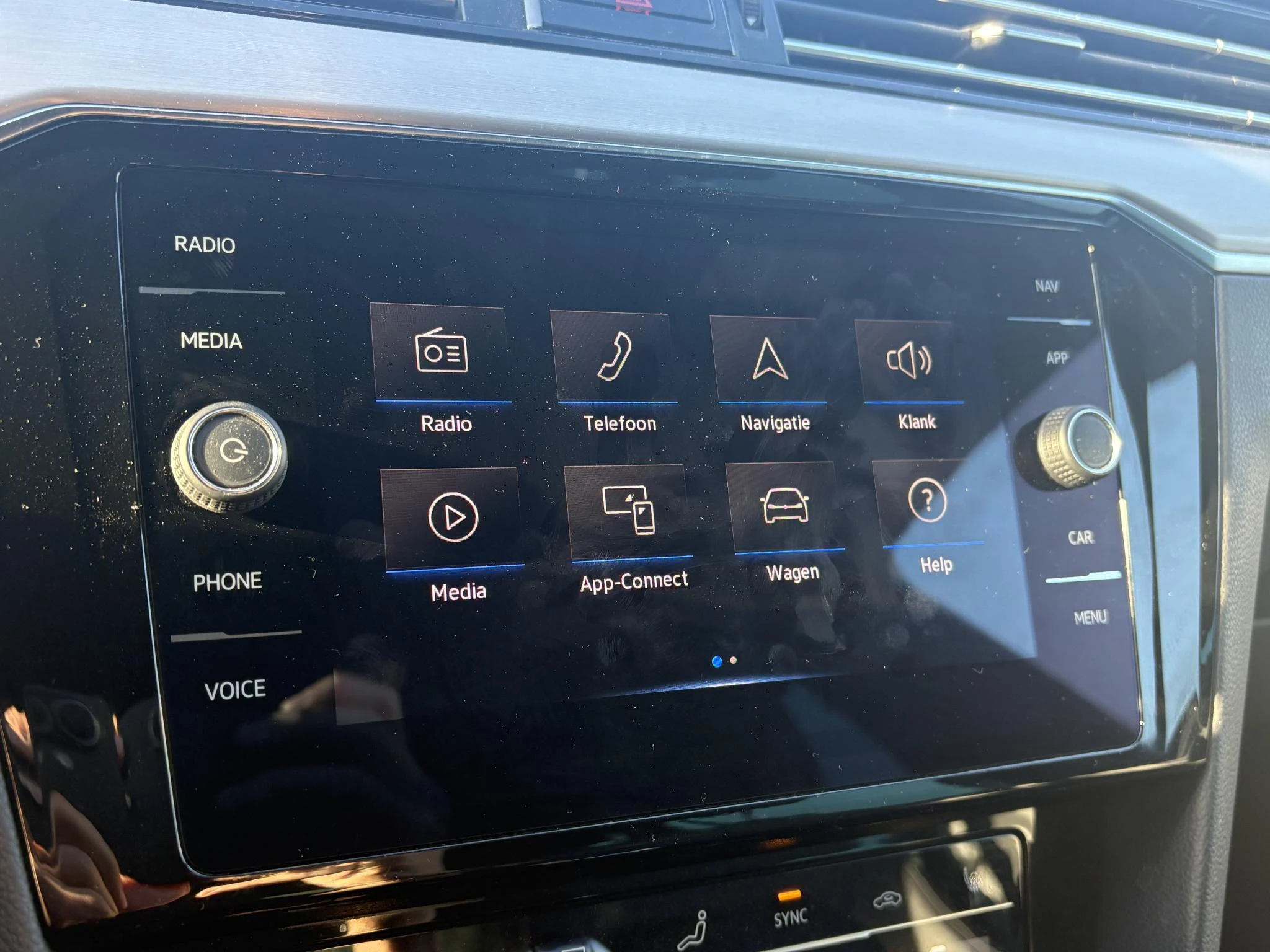 Volkswagen-Passat-image-7