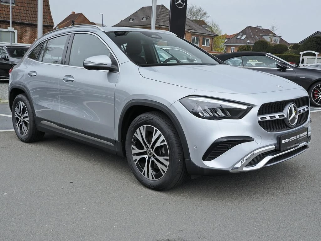 Mercedes-Benz-GLA 200 d-image-3