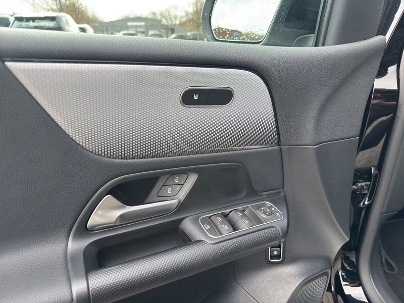 Mercedes-Benz B-Klasse 250 e STYLE 360° AHK DISTRONIC SHZ NAVI PDC StyleW247 B 250 e STYLE 360° AHK DISTRONIC SHZ NAVI PDC Style