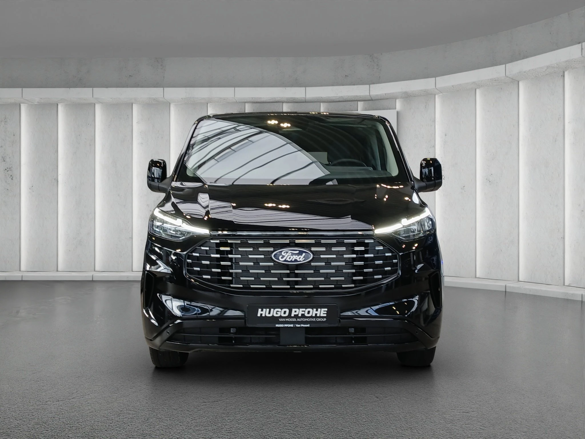 Ford Tourneo Custom Titanium 2.0 EcoBlue 125kW 320 L1 Auto FWD Van. 4-türig